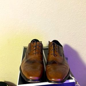 Robert Wayne Men Brown Wingtips